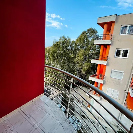 Sunny Holidays Apartament *