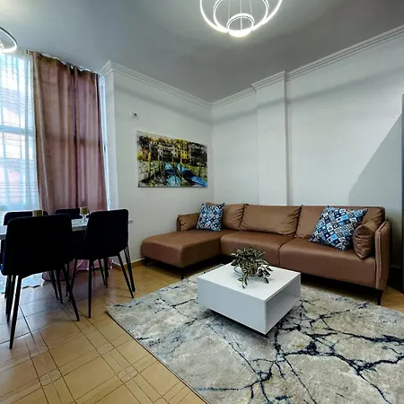 Sunny Holidays Apartament *